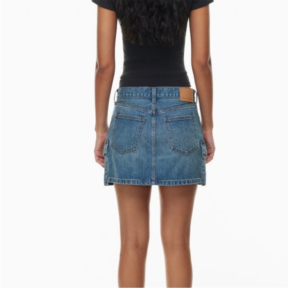 NWT Aritzia Denim Forum color Blue Vibes The '90s Cargo Mini Denim Skirt - Picture 2 of 6
